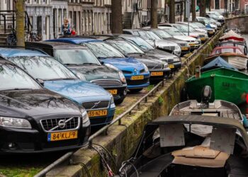 Buying, importing, and selling a car in the Netherlands | Expatica
